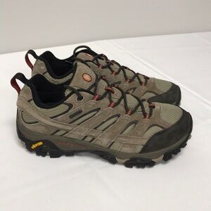 Merrell mens moab 2 wp boots size 8.5 wide US